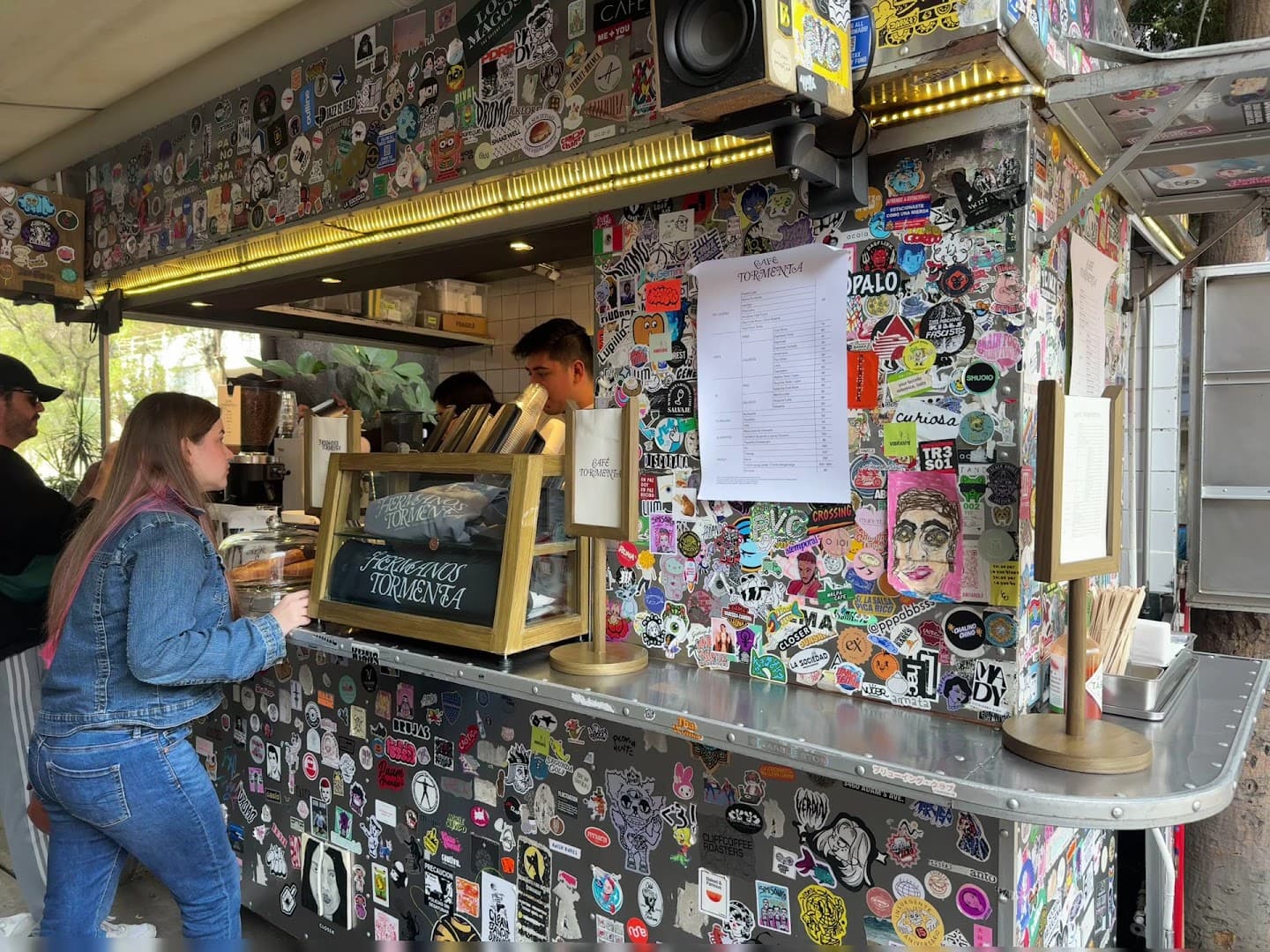 Storefront of Café Tormenta, specialty coffee shop in Mexico City