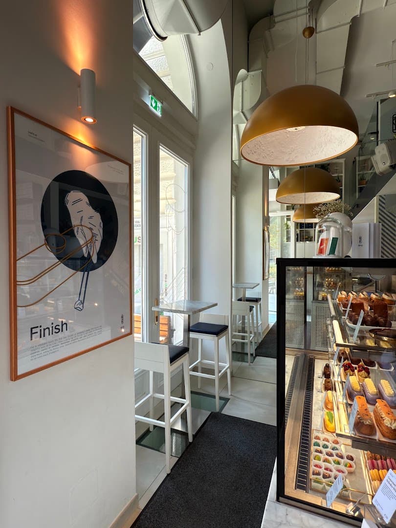TOP 02 – Desserts, Gelato & Coffee — specialty coffee in Vienna