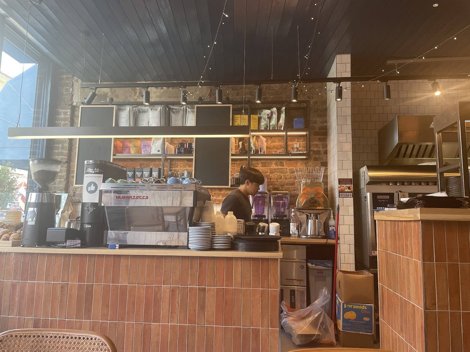 Bluebelles of Portobello specialty coffee shop in London - photo 7