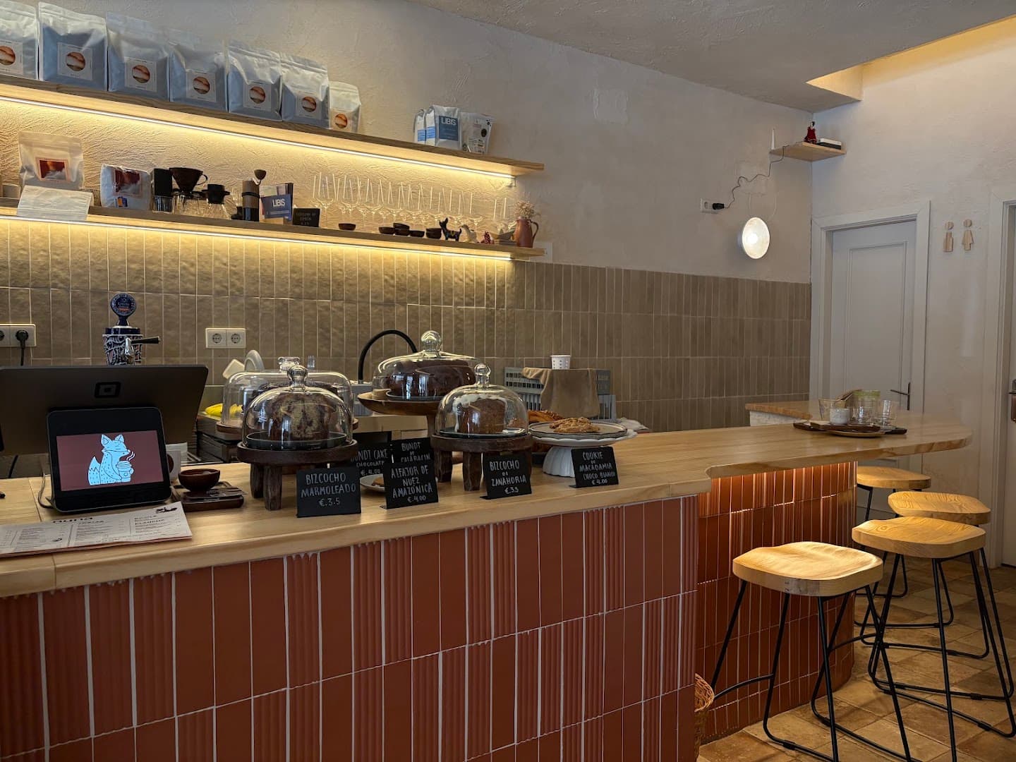 Nuna Coffee Shop - specialty coffee shop in Madrid