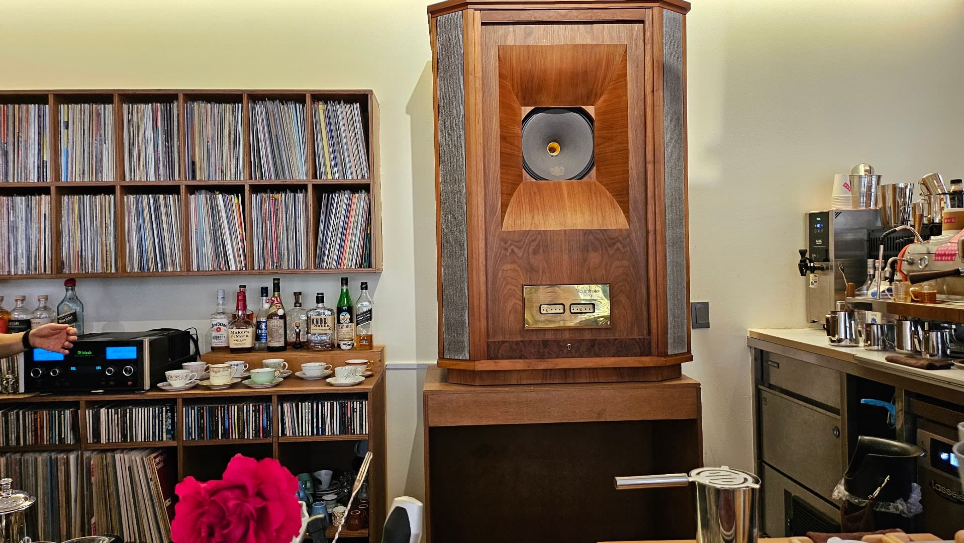 Hell Music Cafe - specialty coffee shop in Seoul
