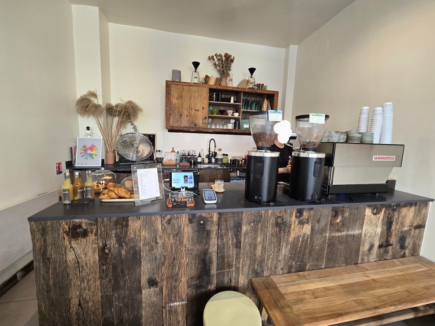 Matamata Coffee - specialty coffee shop in Paris