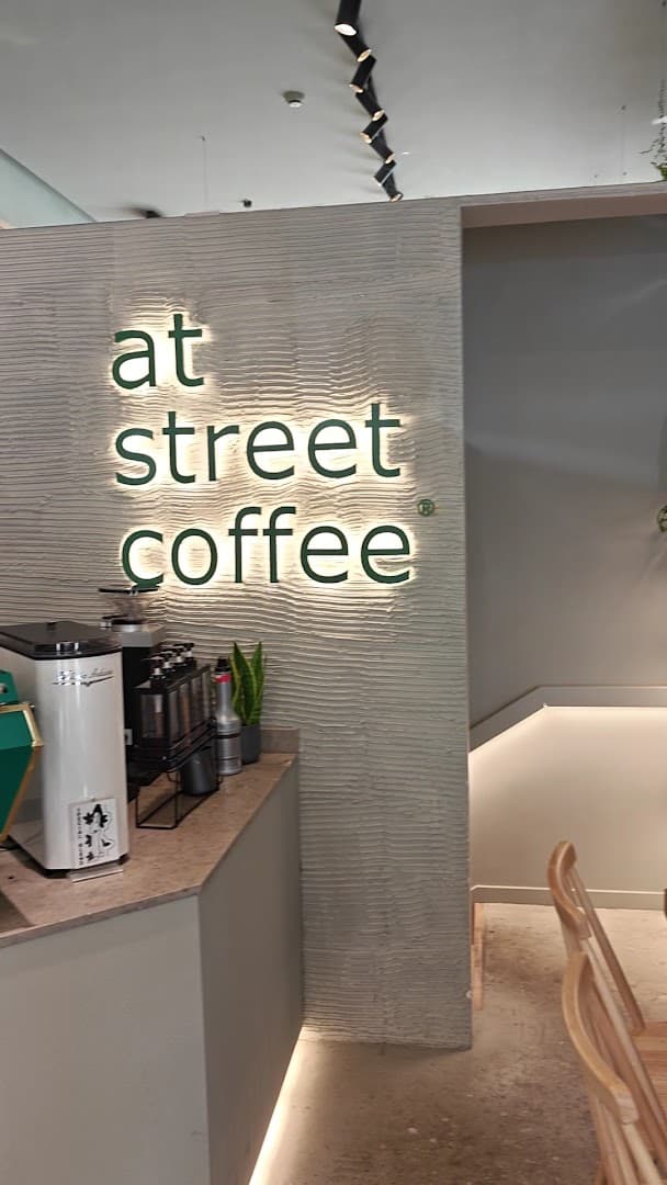 At Street.Coffee® - SPECIALTY COFFEE FOR ALL. - specialty coffee shop in Porto