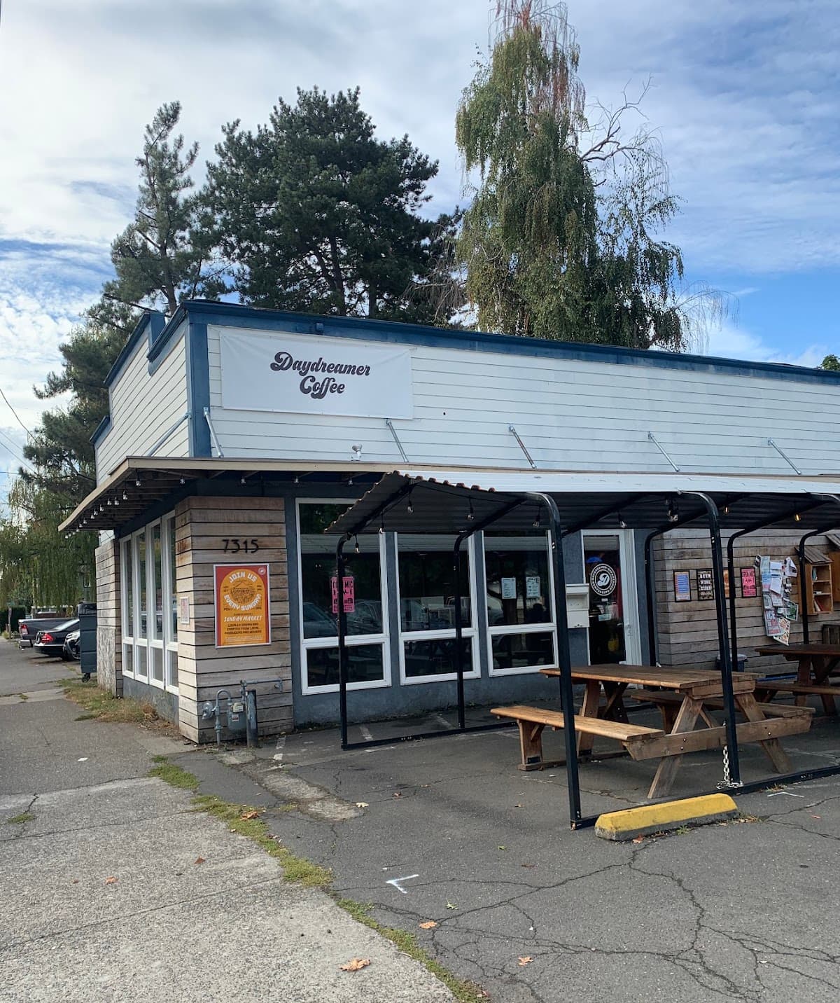 Daydreamer Coffee & Public House - specialty coffee shop in St. Johns