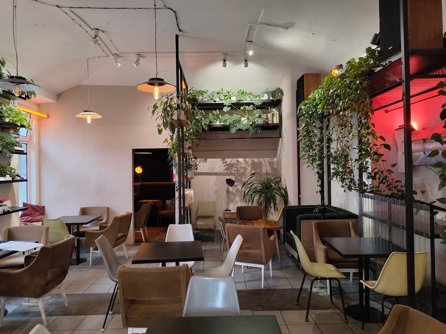 KLUB Petrohradská - specialty coffee shop in Prague