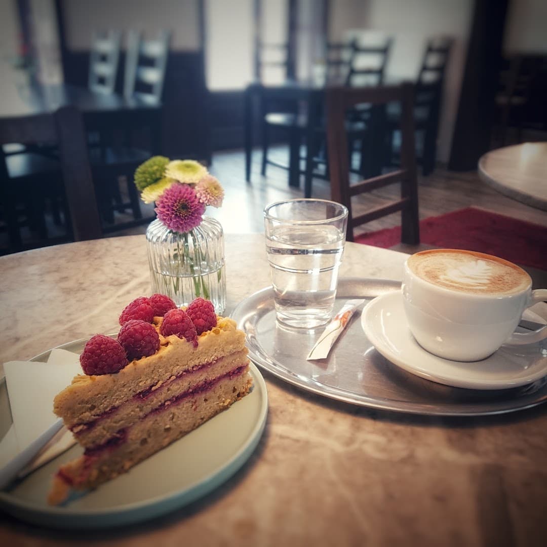 Kleines Wiener Café // Toluka Kaffee - specialty coffee shop in Vienna