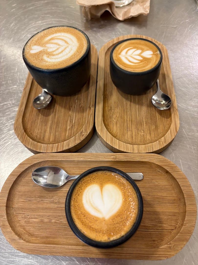 Híbrid Cafè Restaurant - specialty coffee shop in Barcelona