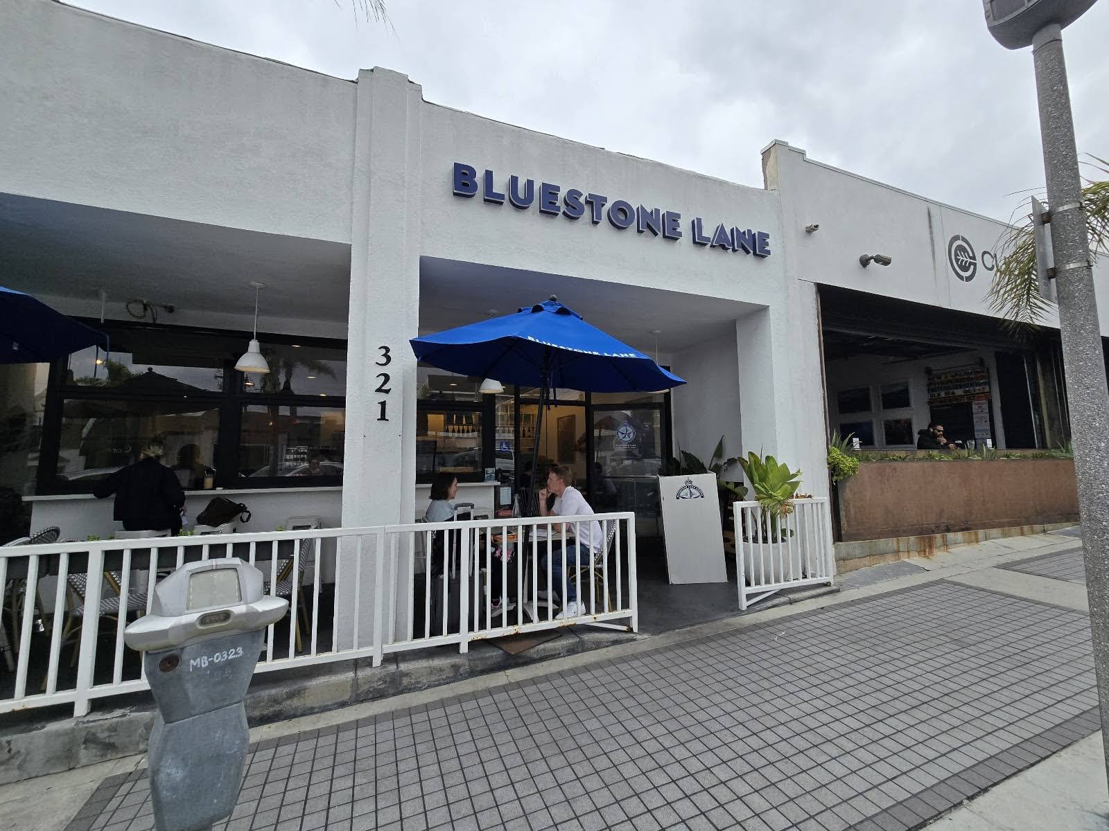 Bluestone Lane Manhattan Beach Café specialty coffee shop in Los Angeles - photo 5