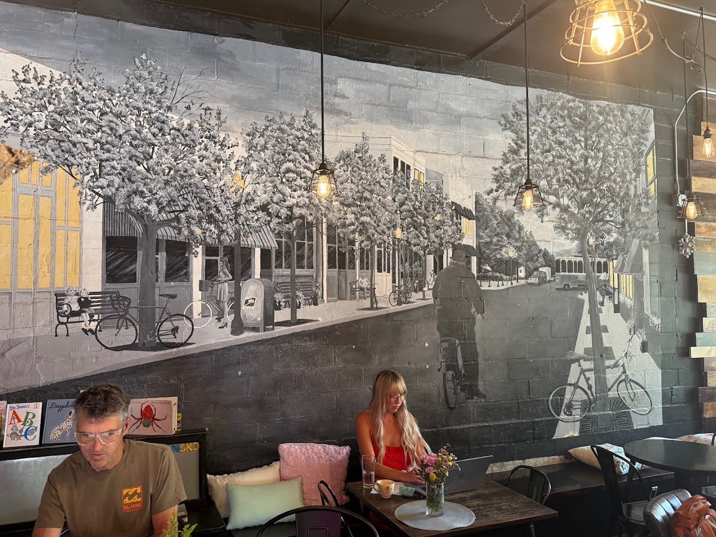Hyde Perk Coffee House specialty coffee shop in Boise - photo 10
