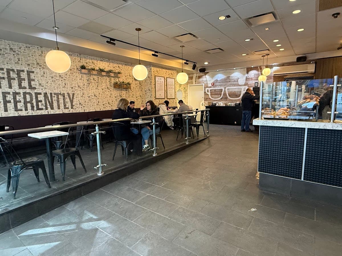 Gregorys Coffee specialty coffee shop in New York - photo 4
