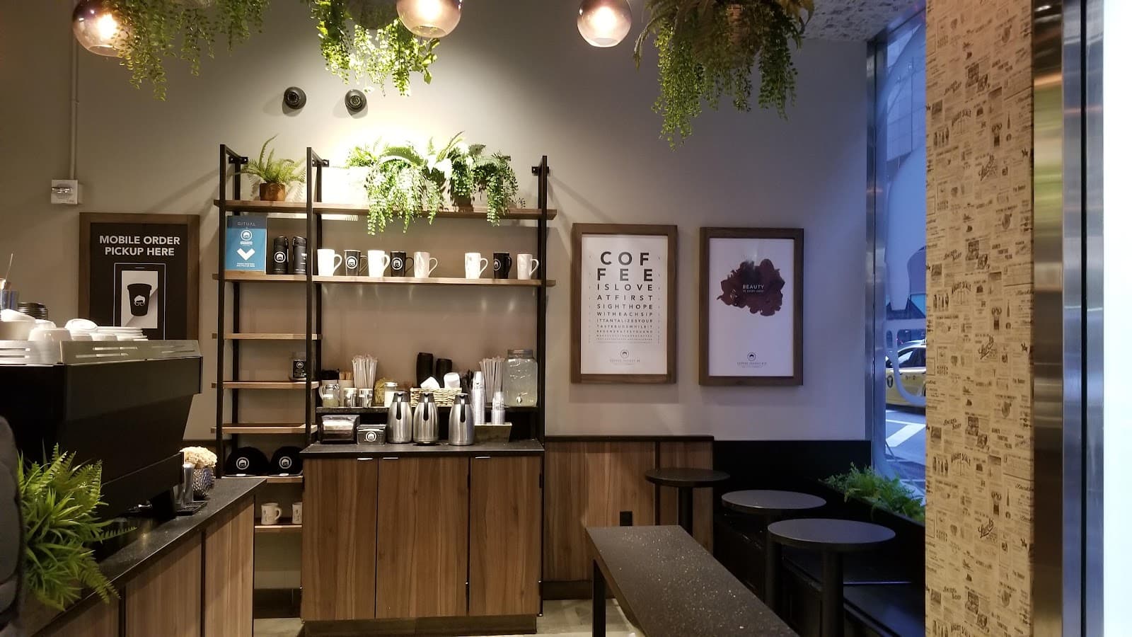 Gregorys Coffee specialty coffee shop in New York - photo 6