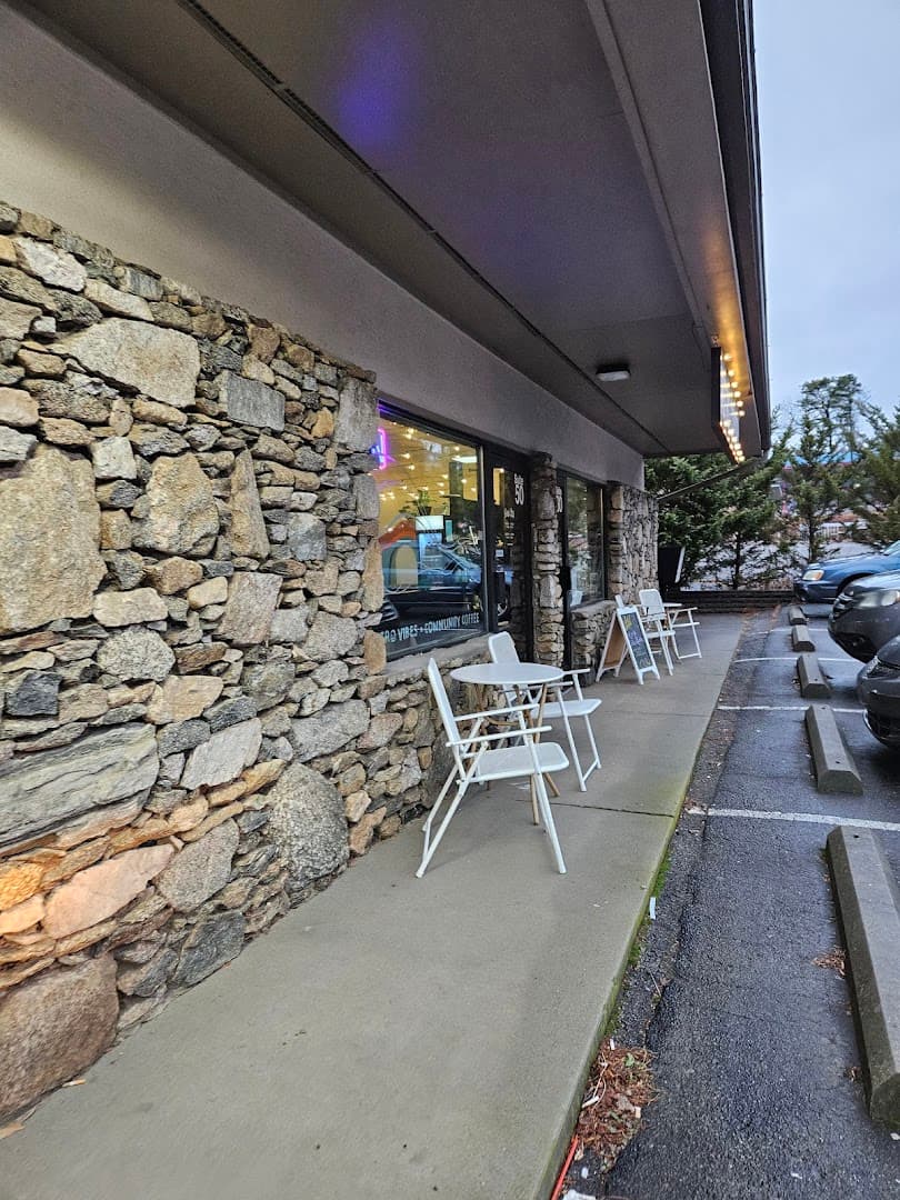 Retro Coffee specialty coffee shop in Asheville - photo 11