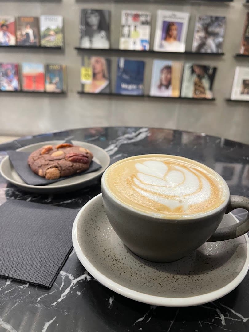 Bonjour Jacob specialty coffee shop in Paris - photo 6