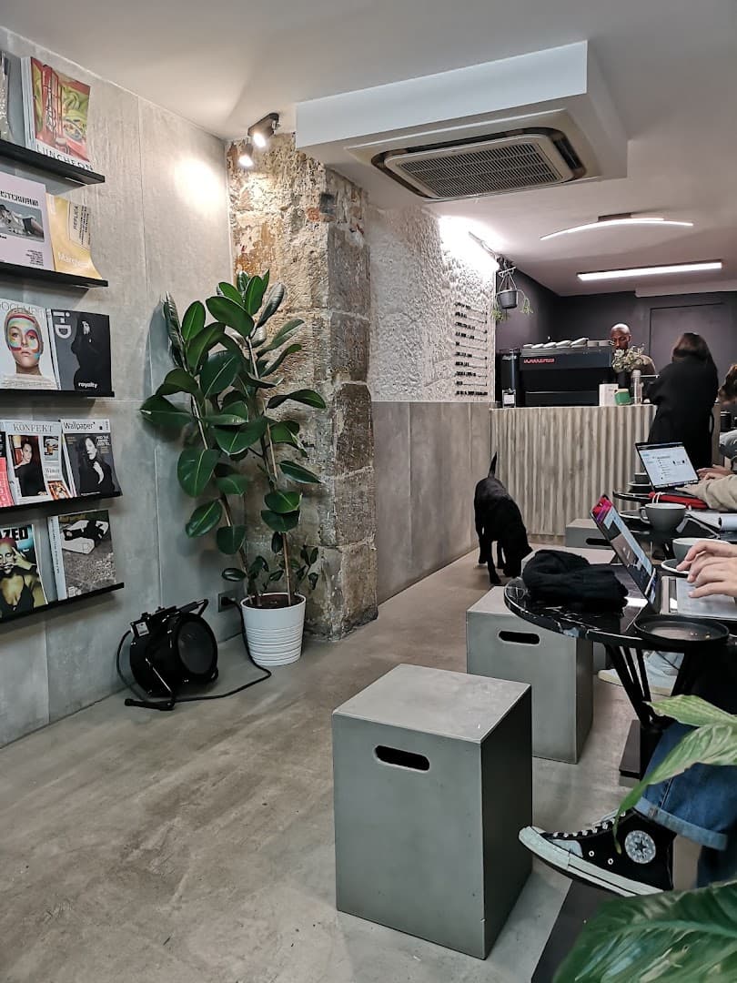 Bonjour Jacob specialty coffee shop in Paris - photo 9