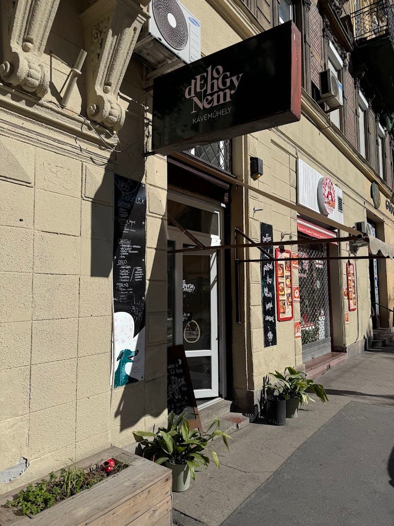 Dehogynem kávéműhely - specialty coffee shop in Budapest