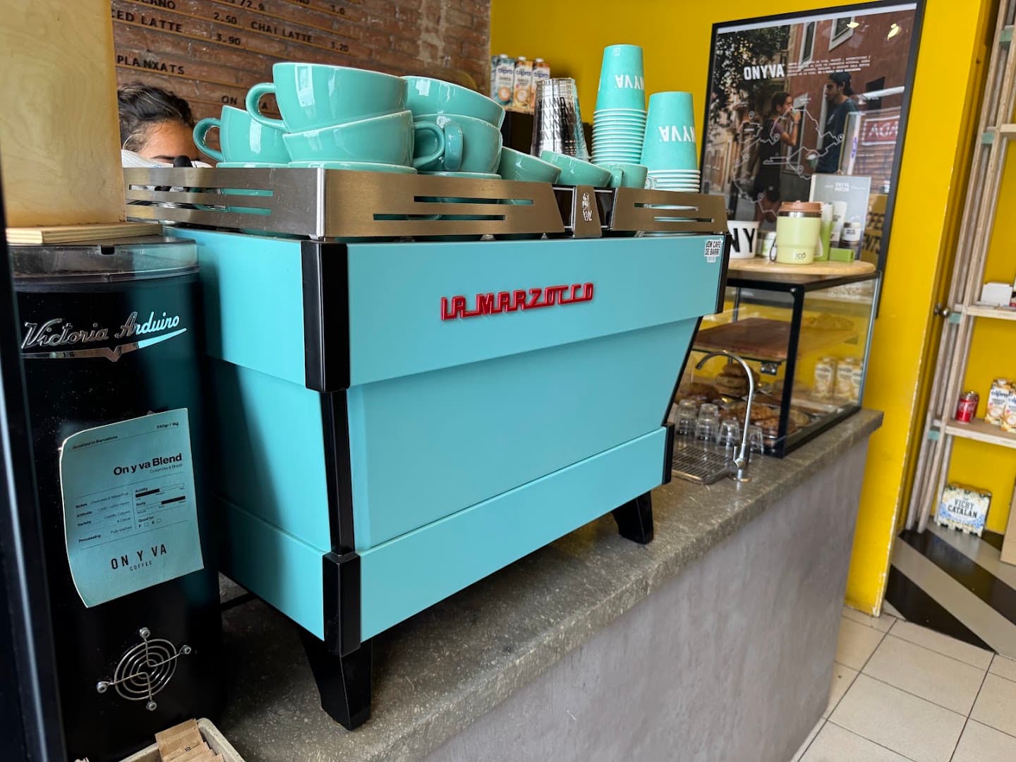 ONYVA COFFEE LES CORTS | Cafe de Especialidad | Coffee Roaster propio - specialty coffee shop in Barcelona
