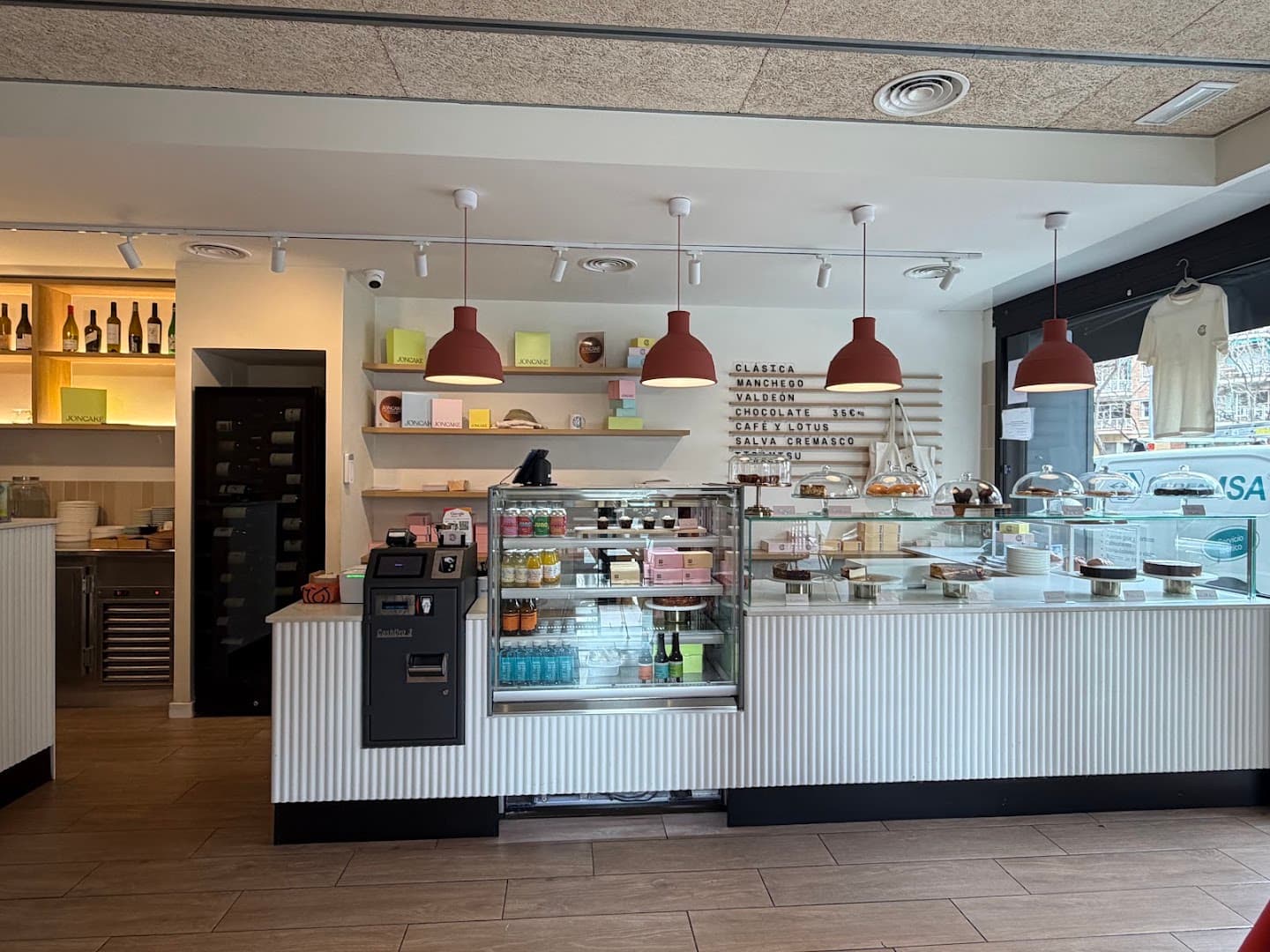JONCAKE | & Wines - specialty coffee shop in Barcelona