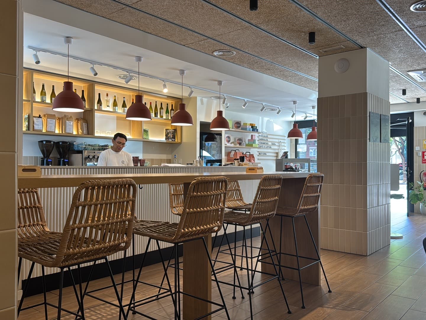 JONCAKE | & Wines - specialty coffee shop in Barcelona