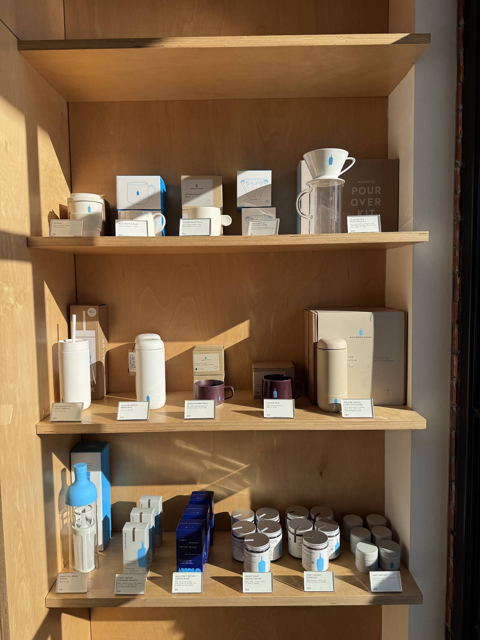 Blue Bottle Coffee specialty coffee shop in Washington, D.C. - photo 9