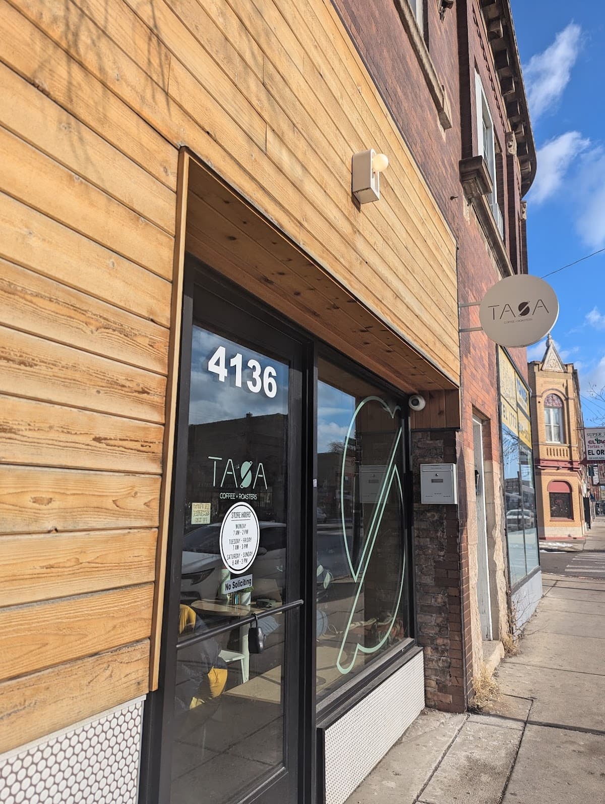 Tasa Coffee Roasters specialty coffee shop in Chicago - photo 4