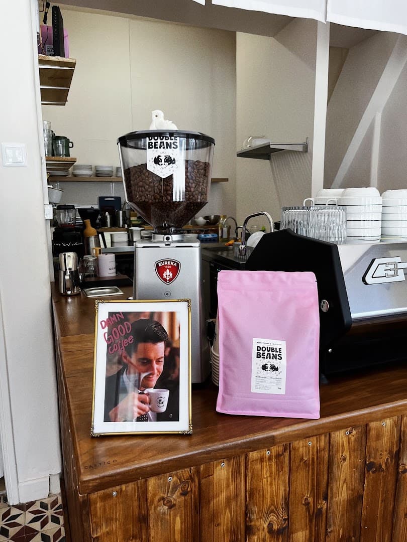 Double Trouble Specialty Coffee Campo de Ourique - specialty coffee shop in Lisbon