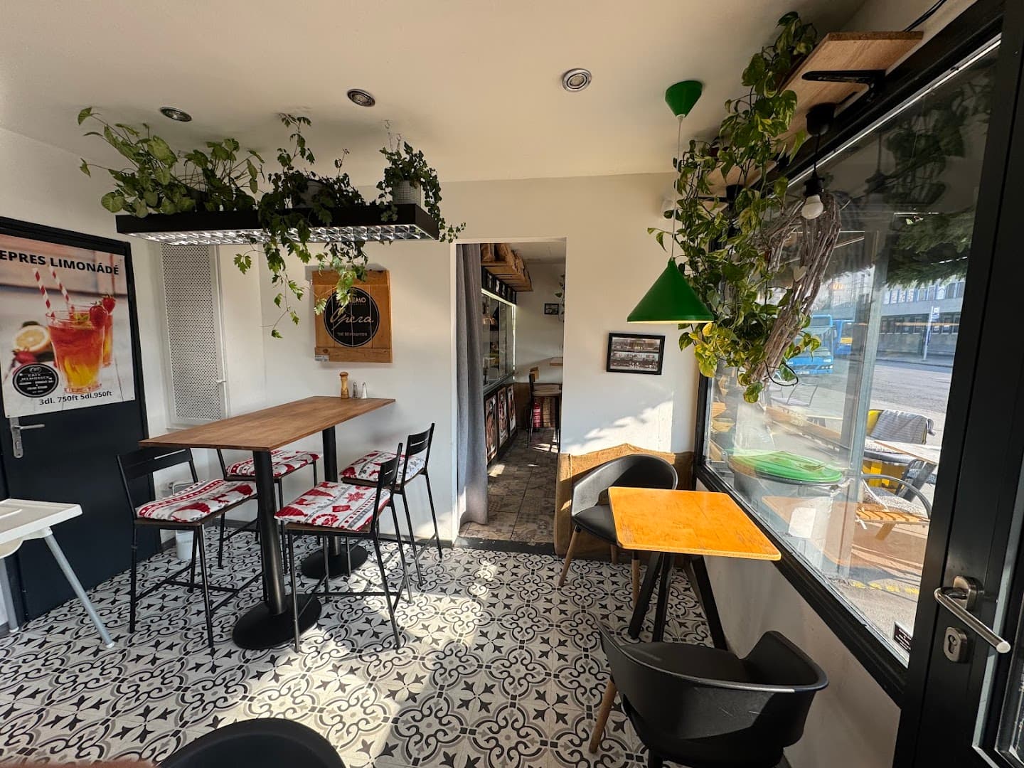 Memories Cafe - specialty coffee shop in Budapest
