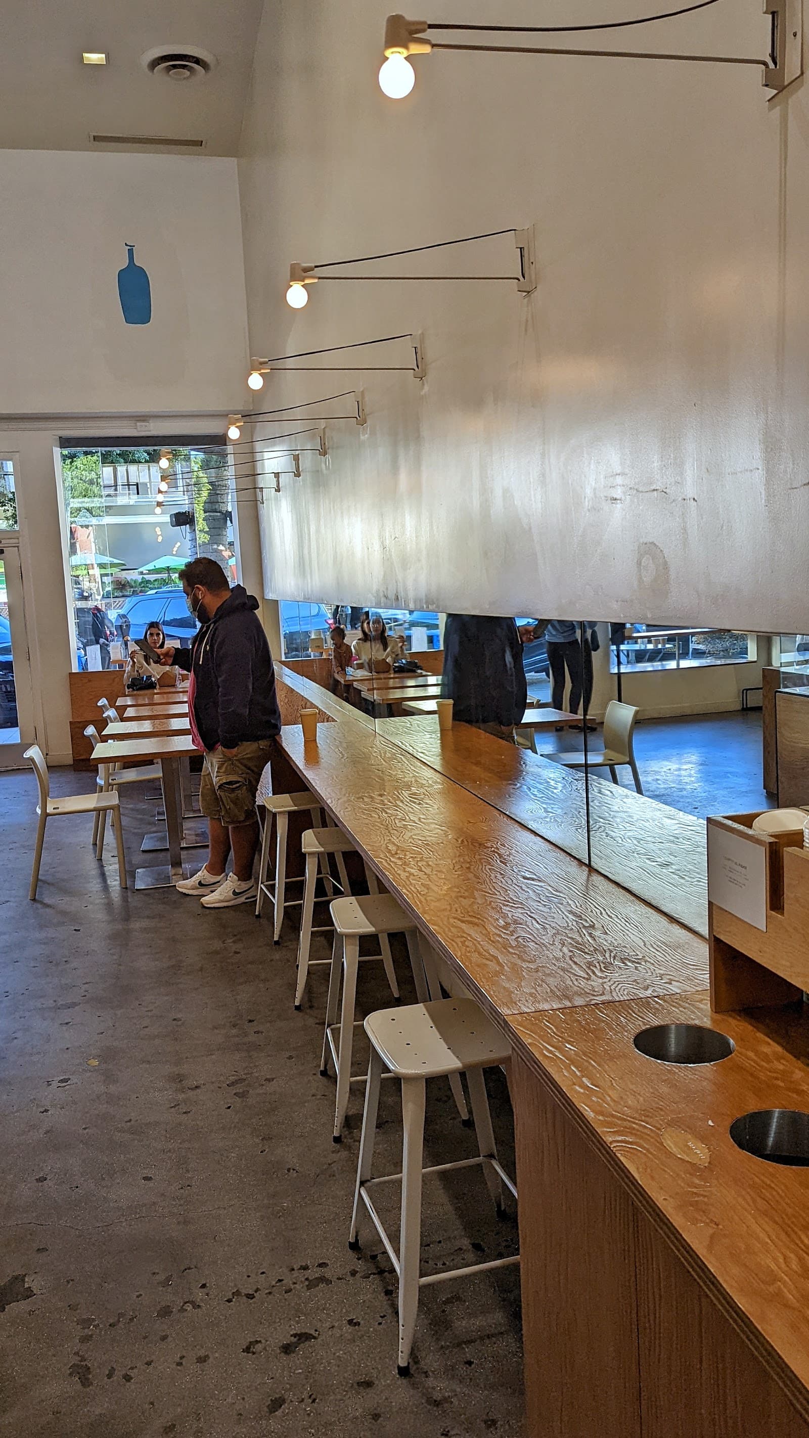Blue Bottle Coffee specialty coffee shop in Los Angeles - photo 9