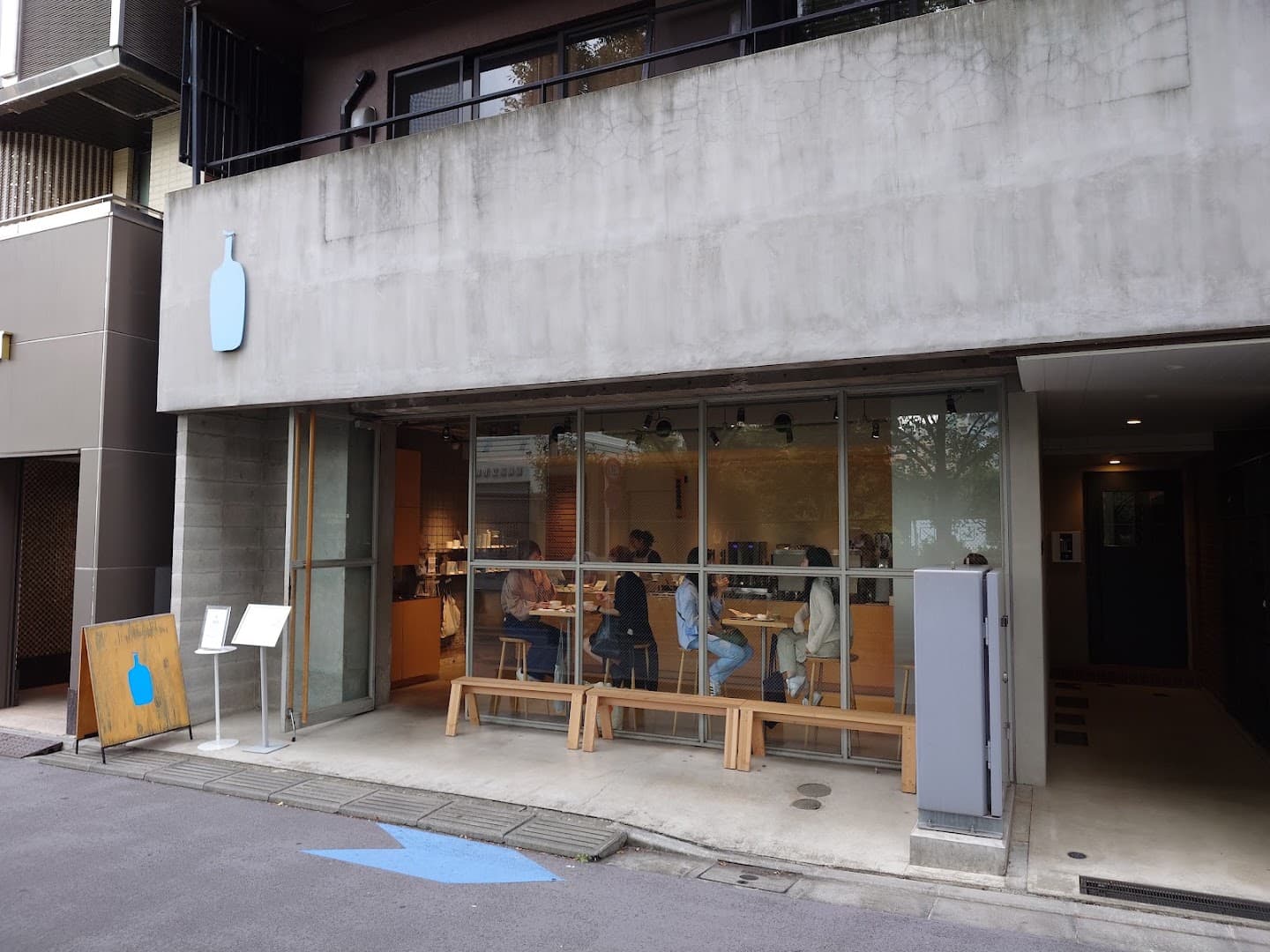 Blue Bottle Coffee Ikebukuro specialty coffee shop in Tokyo - photo 6