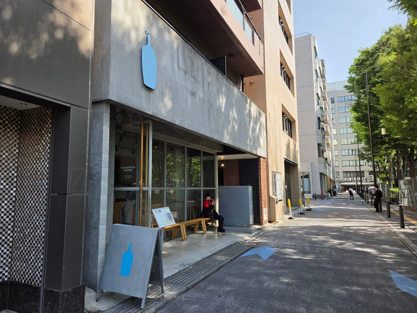 Blue Bottle Coffee Ikebukuro specialty coffee shop in Tokyo - photo 8