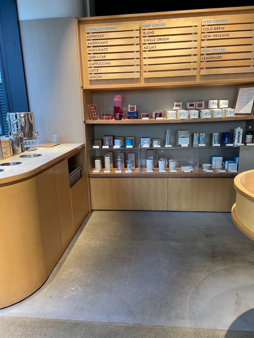 Blue Bottle Coffee - Hiro-o Cafe - specialty coffee shop in Tokyo