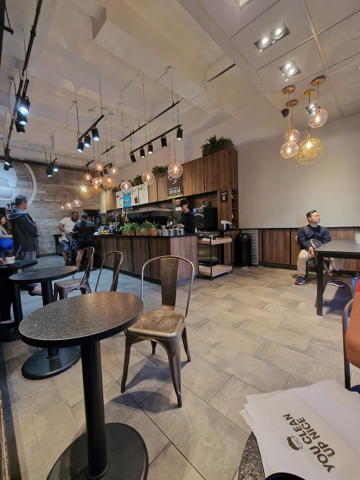 Gregorys Coffee specialty coffee shop in New York - photo 4