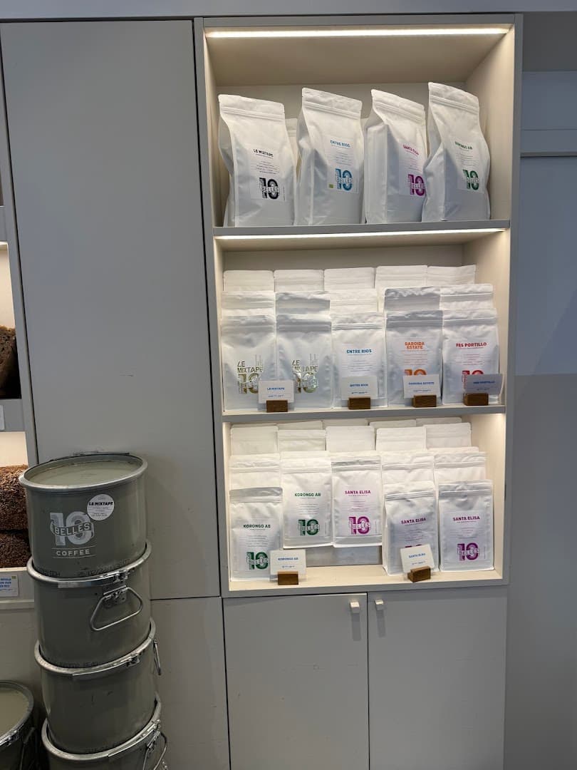 Ten Belles 6 | Coffee Shop | Pain au levain & torréfaction artisanale - specialty coffee shop in Paris