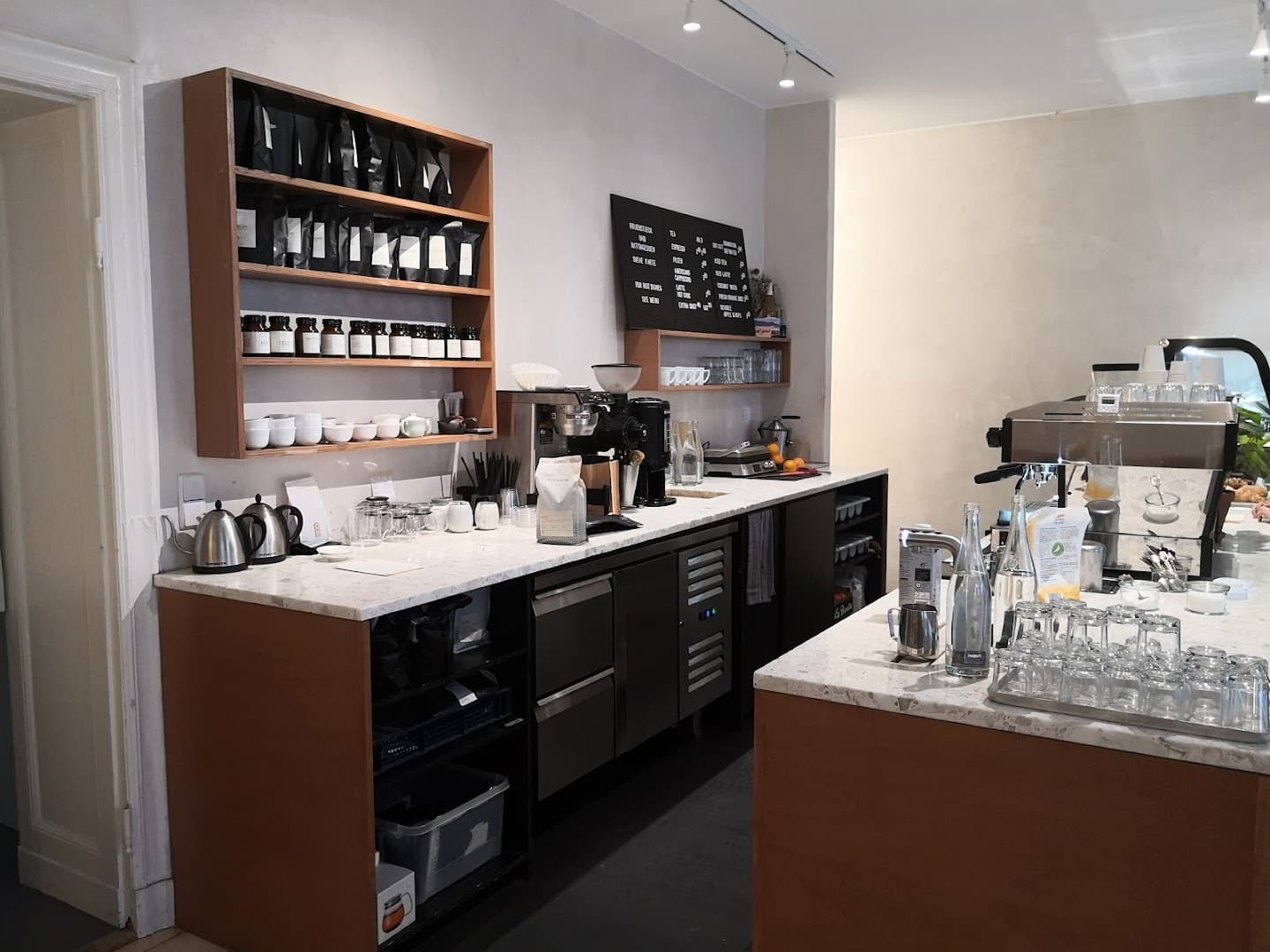 Companion Tea & Coffee specialty coffee shop in Berlin - photo 5