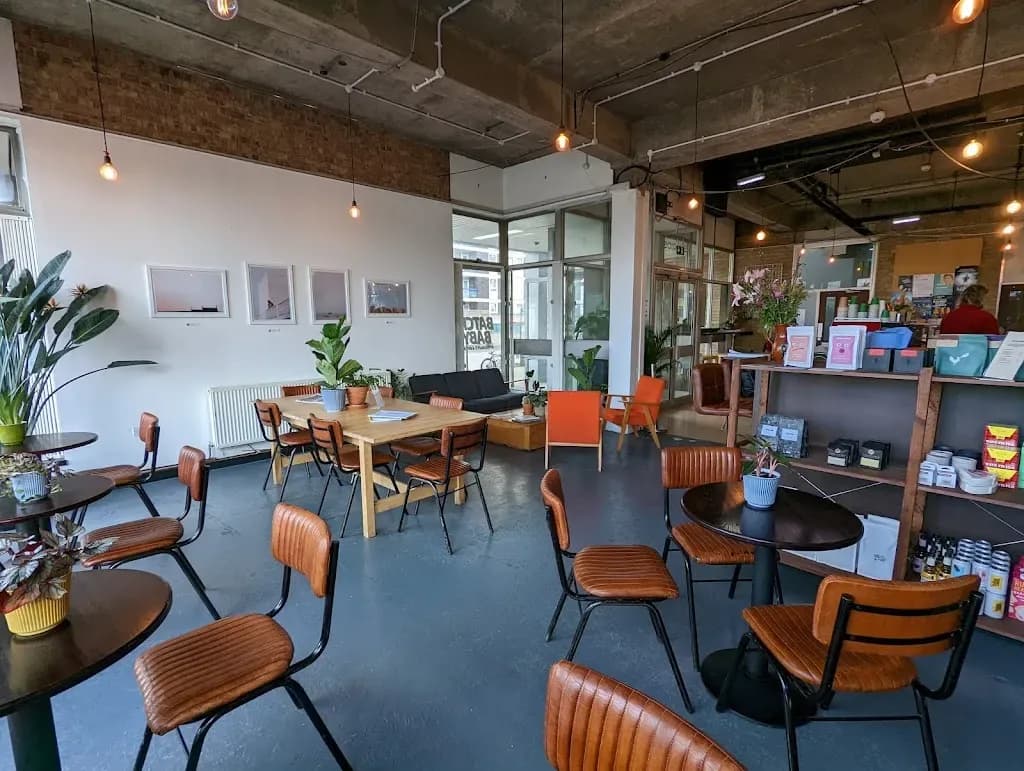 Batch Baby - specialty coffee shop in De Beauvoir