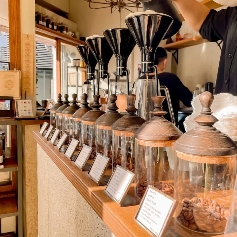 Glitch (Jimbocho) - specialty coffee shop in Tokyo