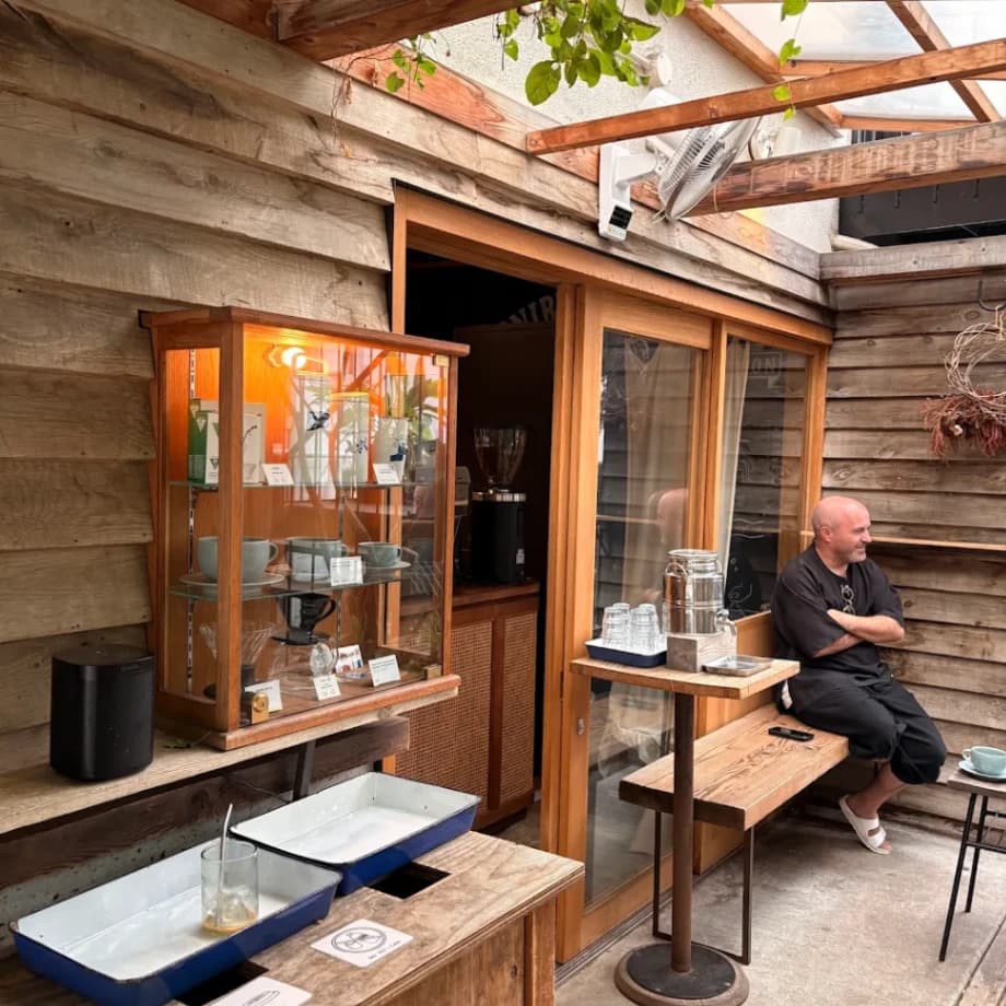 Onibus Coffee (Nakameguro Station Store) - specialty coffee shop in Tokyo