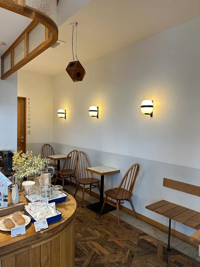 Onibus Coffee (Yakumo Roastery) - specialty coffee shop in Tokyo