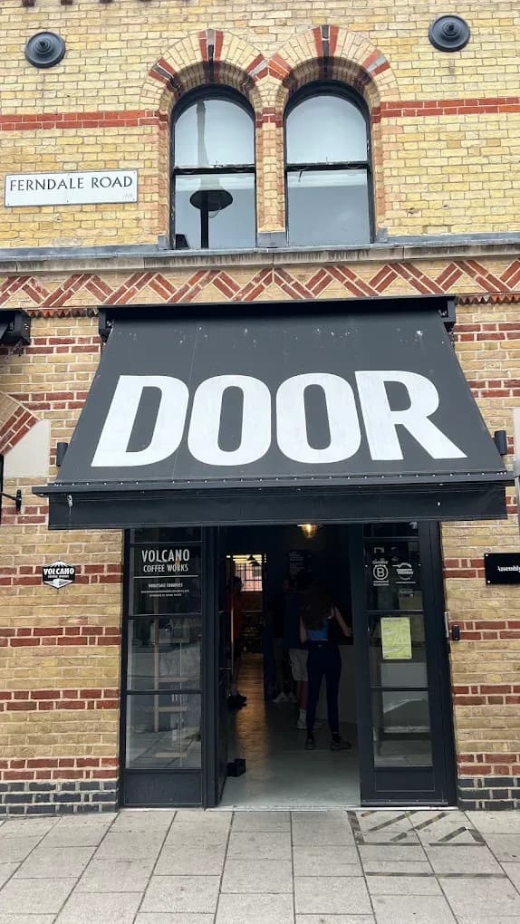 Door Coffee Bar - specialty coffee shop in Brixton