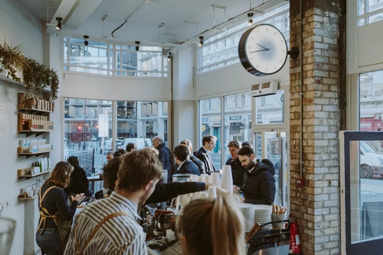Rosslyn (78 Queen Victoria St) specialty coffee shop in London - photo 3