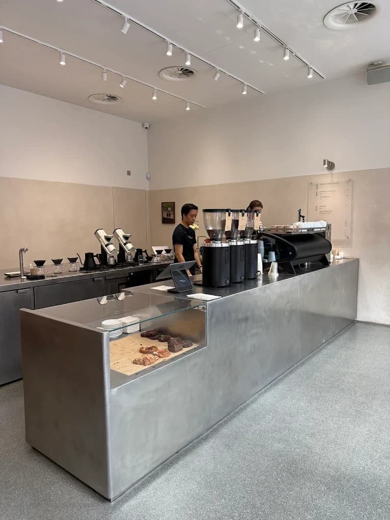 Special Guests specialty coffee shop in London - photo 4