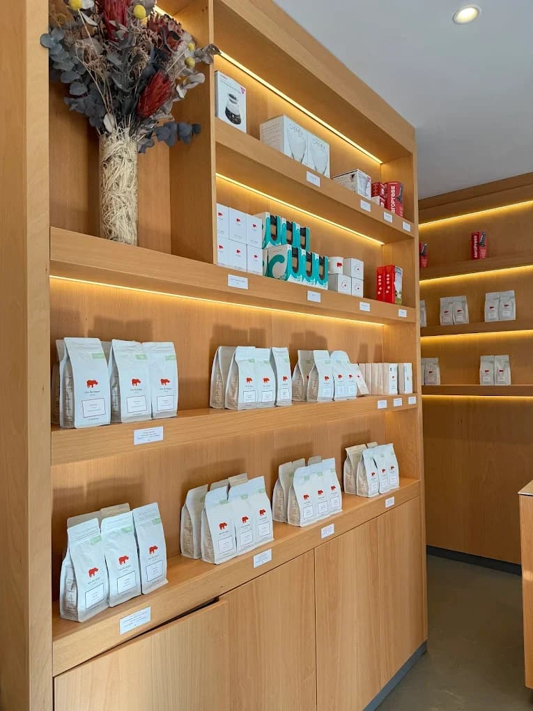 Kiss the Hippo (Fitzrovia Corner) specialty coffee shop in London - photo 7