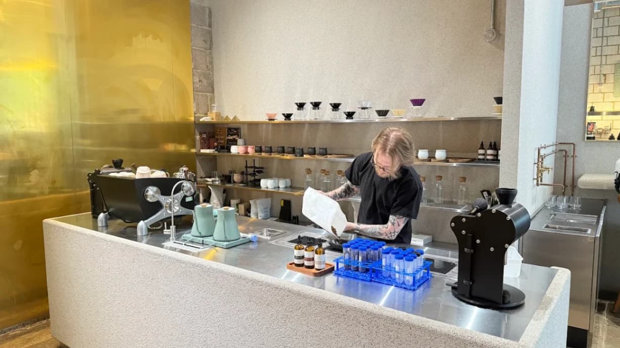 Nostos Coffee (St James's) specialty coffee shop in London - photo 17