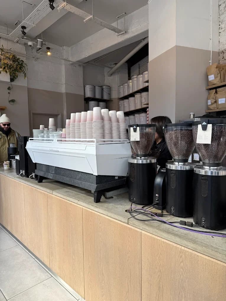 Rosslyn (78 Queen Victoria St) - specialty coffee shop in City of London