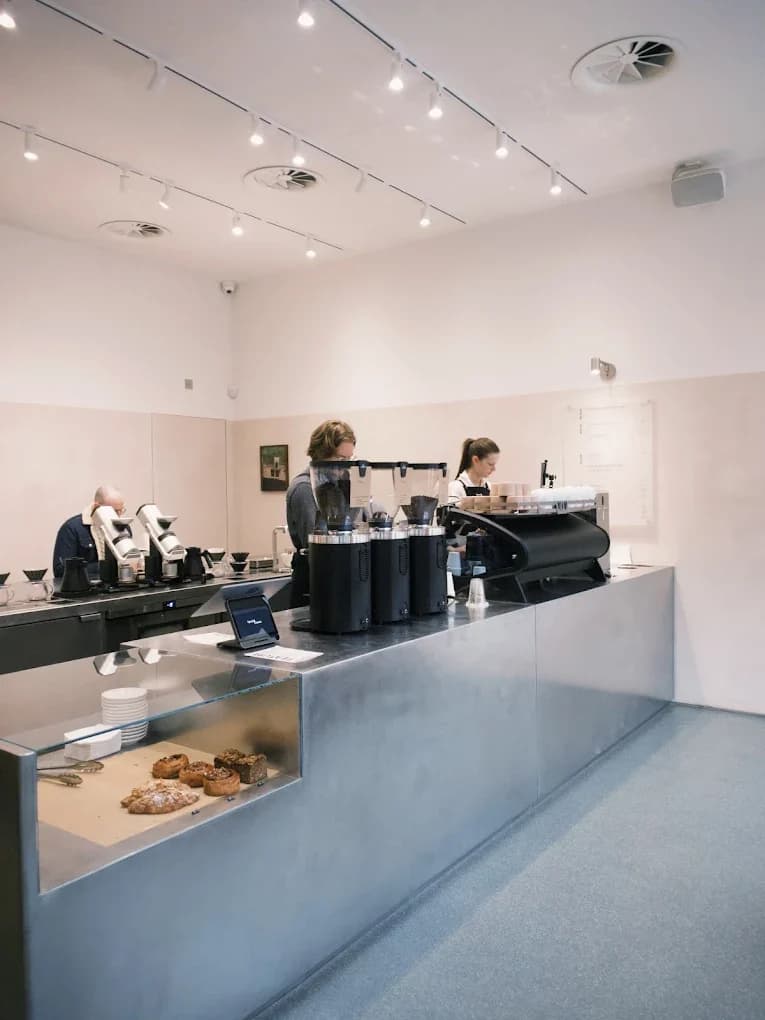 Special Guests specialty coffee shop in London - photo 6