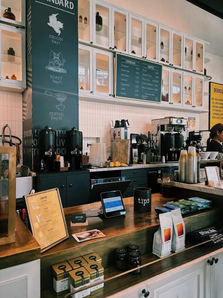 Devoción Dumbo specialty coffee shop in New York - photo 7