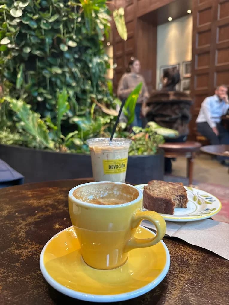 Devoción Midtown specialty coffee shop in New York - photo 9