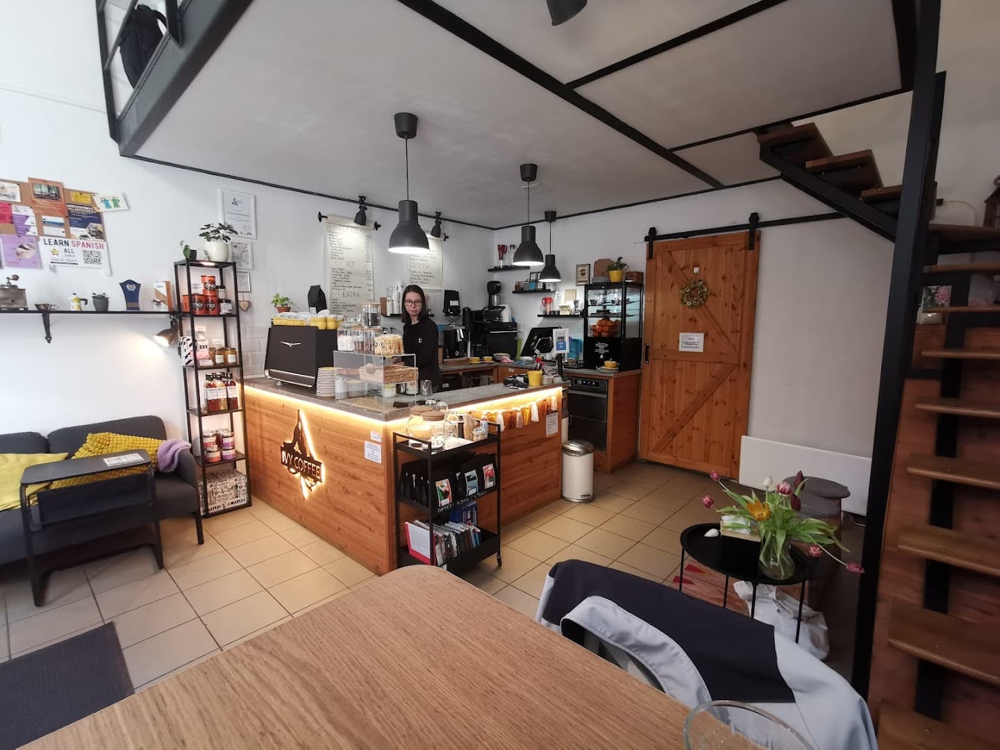 IVY COFFEE specialty coffee shop in Budapest - photo 13