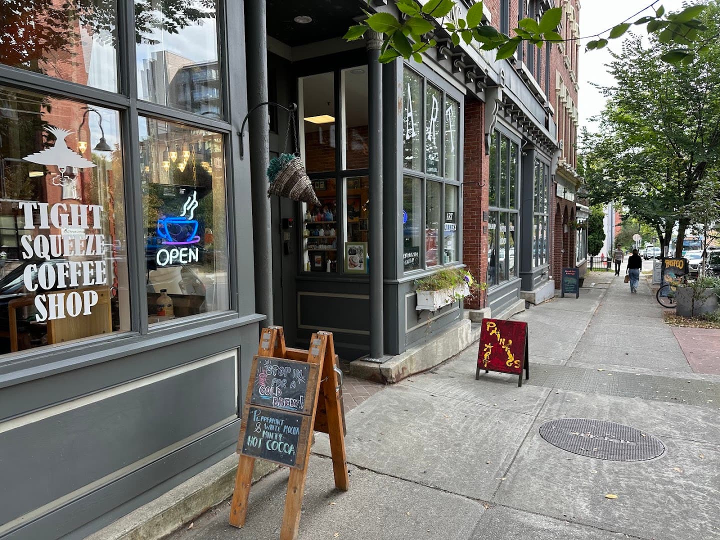 Tight Squeeze Coffee Shop - specialty coffee shop in Downtown Burlington