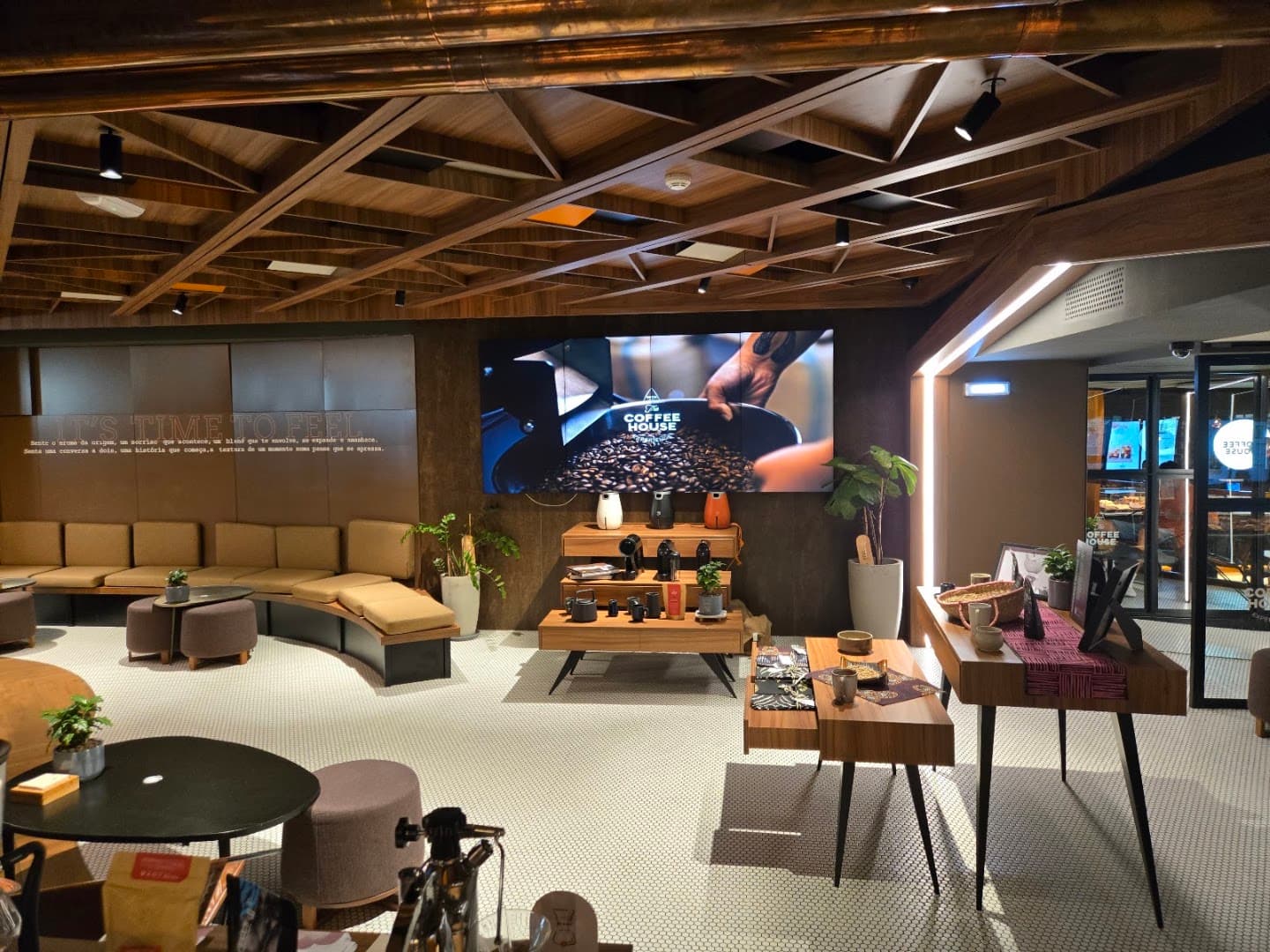 Delta Coffee House - Avenida da Liberdade - specialty coffee shop in Lisbon