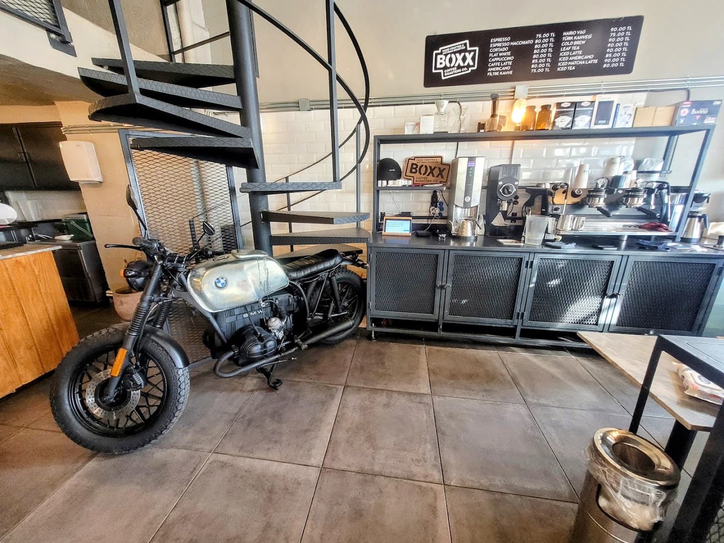 Boxx Coffee Roasters specialty coffee shop in Istanbul - photo 9